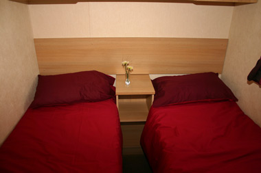 Swift Burgundy Twin Bedroom