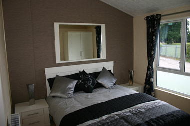 Willerby Ridgewood master bedroom