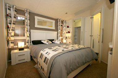 Willerby Meridian master bedroom