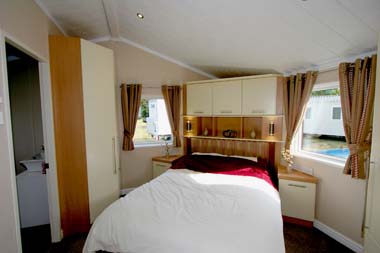 Willerby Key West Holiday Lodge Master Bedroom