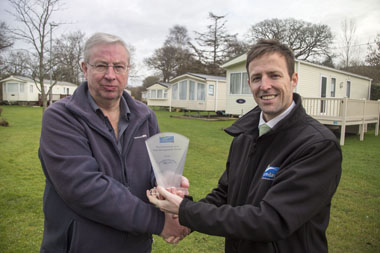 Dolphins River Park wins Leisuredays Risk Management Award 2014