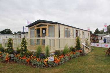 The Carnaby 40ft x 13ft two bedroom Willow Lodge