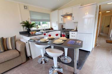 Tingdene Beachcomber lodge - Kitchen Diner