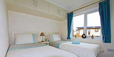 Tingdene Beachcomber lodge - Twin bedroom