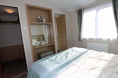 Willerby Pinehurst Lodge Master Bedroom