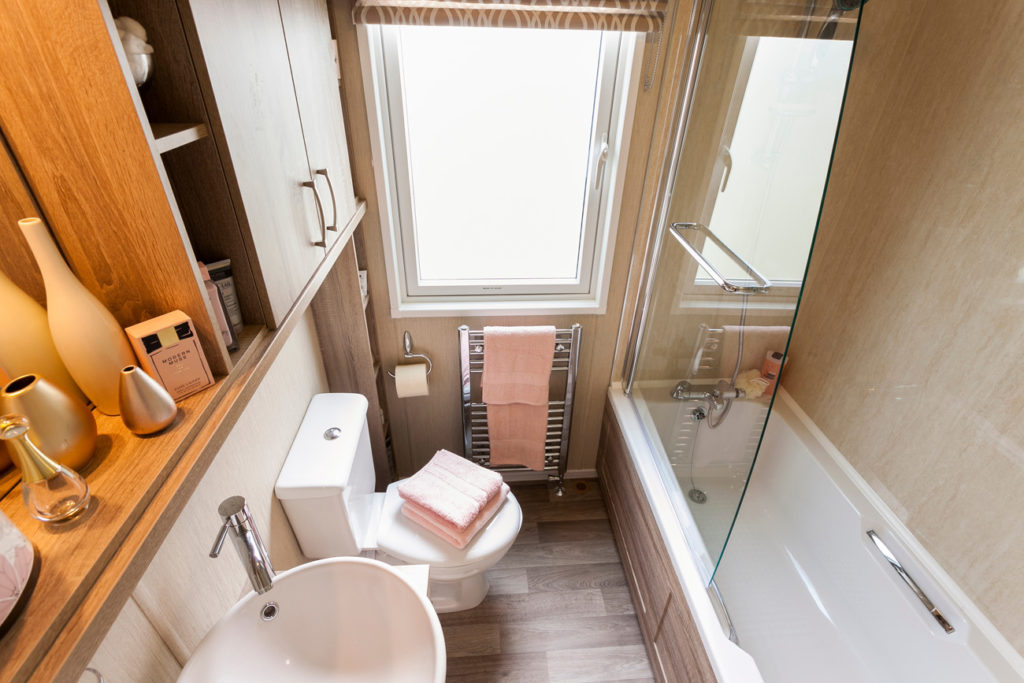 Pemberton Knightsbridge Family Bathroom (wide)