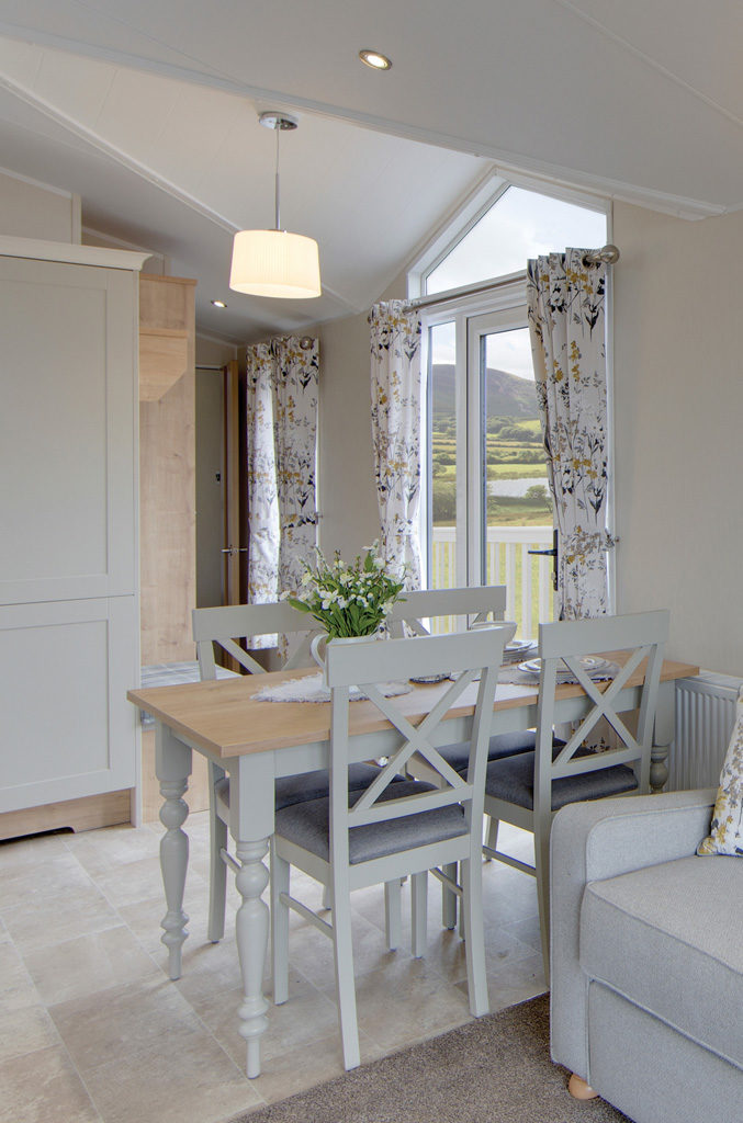 Vogue Lodge - Willerby Holiday Homes Ltd Dining Area