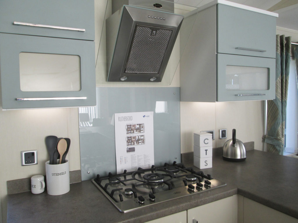 Willerby Rutherford cookers and cupboards