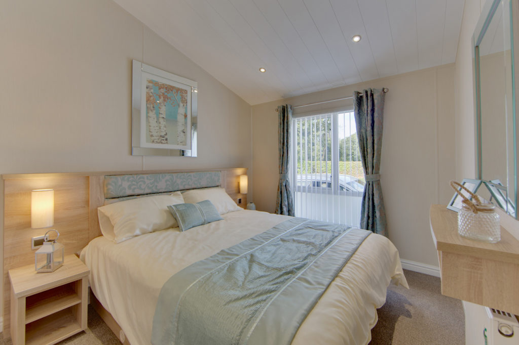 The Rutherford - Willerby Holiday Homes Master Bedroom