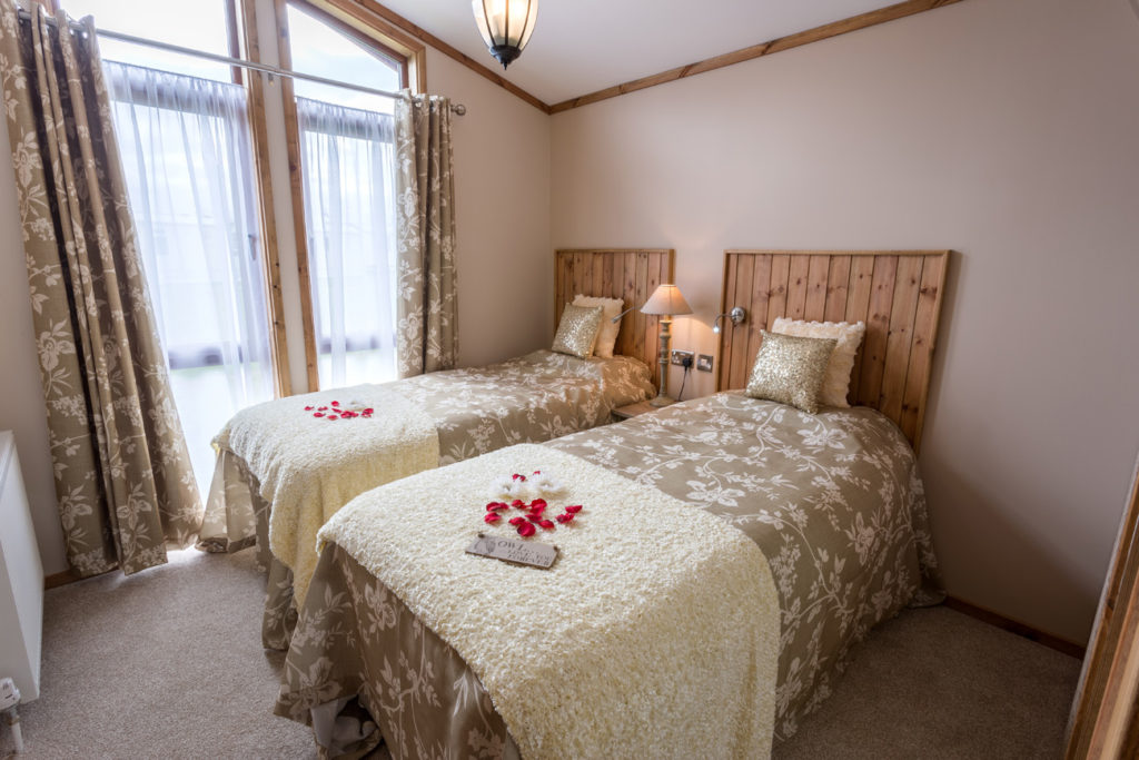 Tingdene Warreners twin bedroom