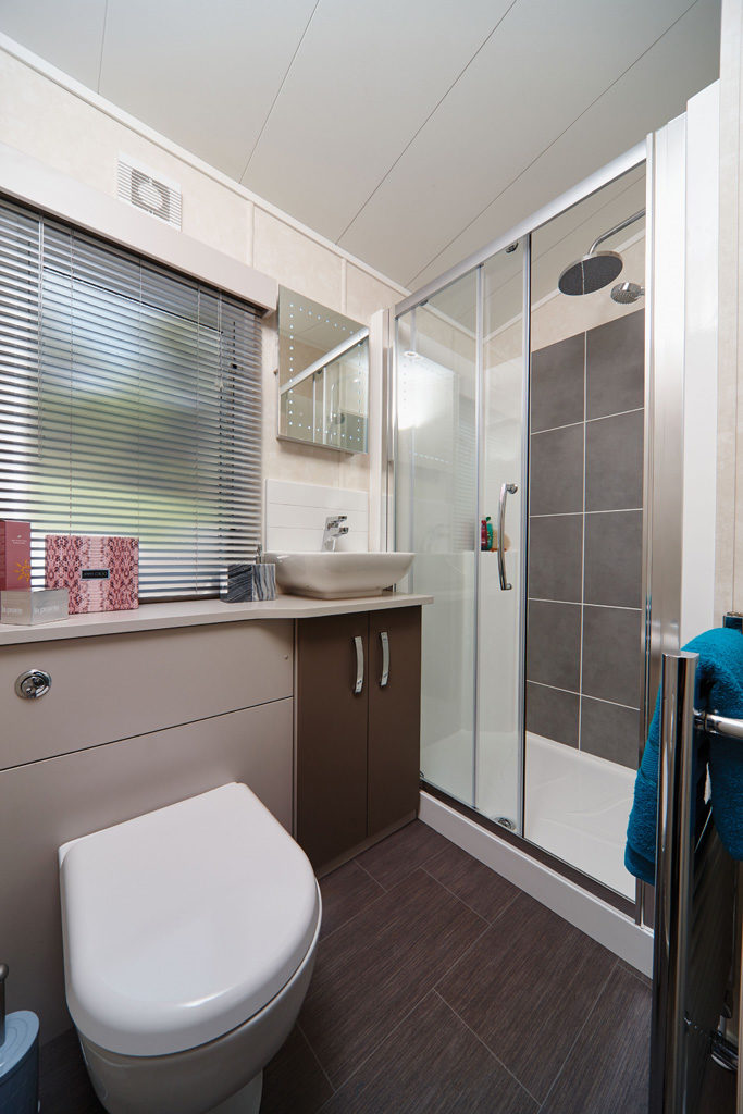 Carnaby Envoy master en-suite