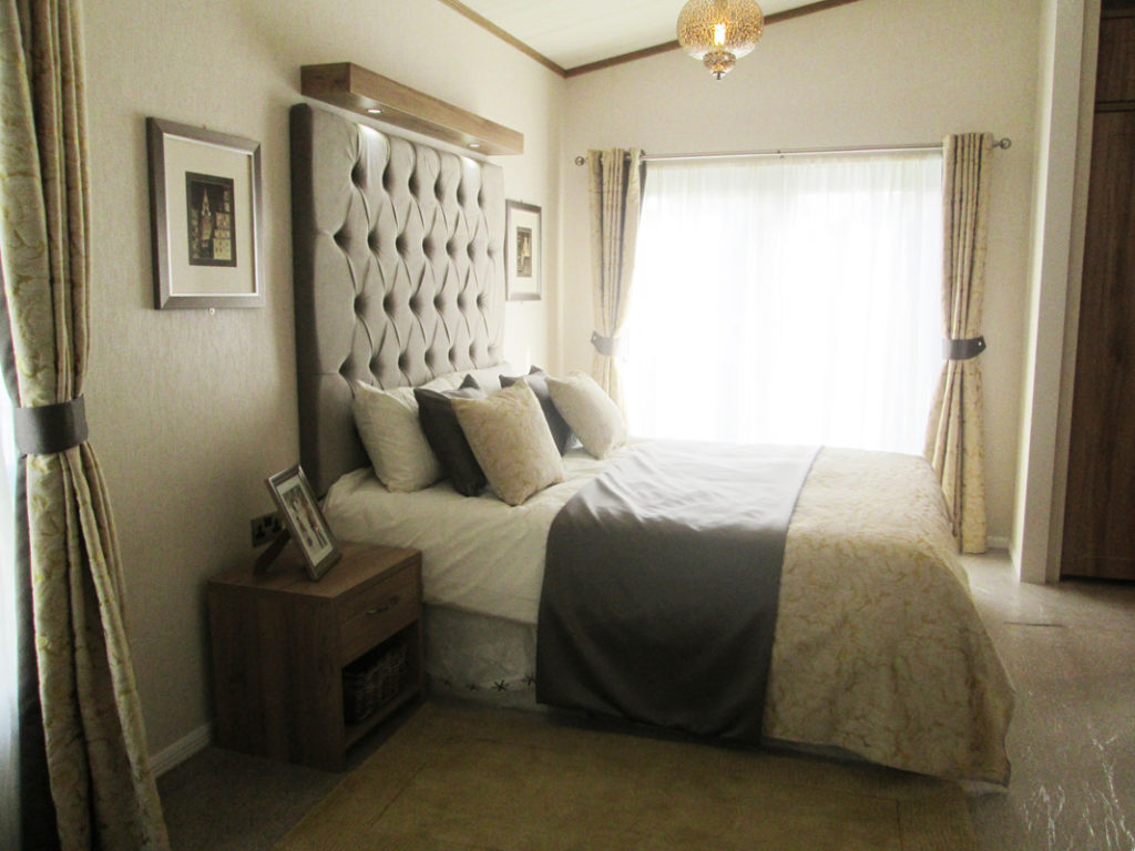Pemberton Rivendale Lodge Master Bedroom