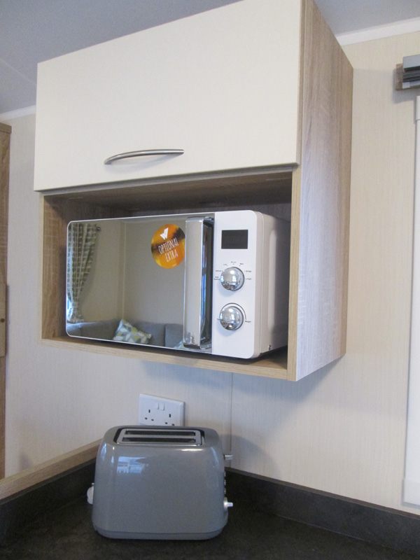 Willerby Lymington Microwave