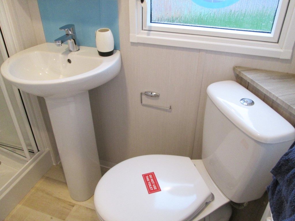 Swift Atlantique Bathroom