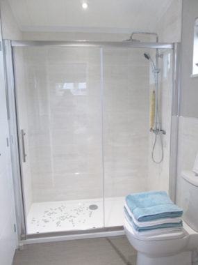 Omar Atrium Shower Cubicle