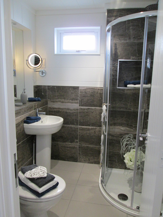 Tingdene Country Lodge En Suite Bathroom