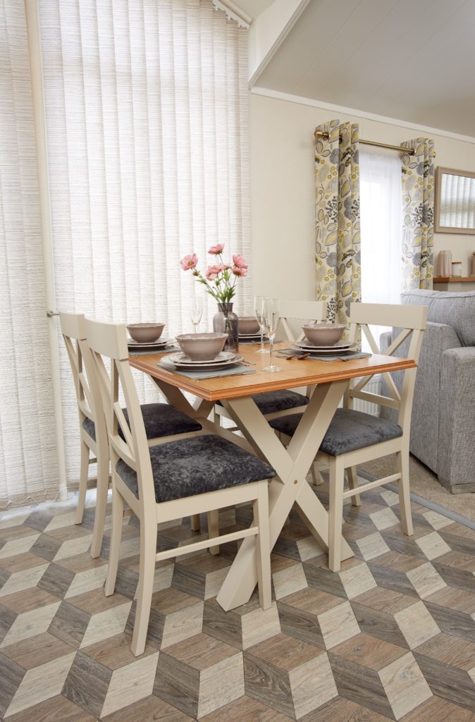 Atlas Azalea Dining Table & Chairs