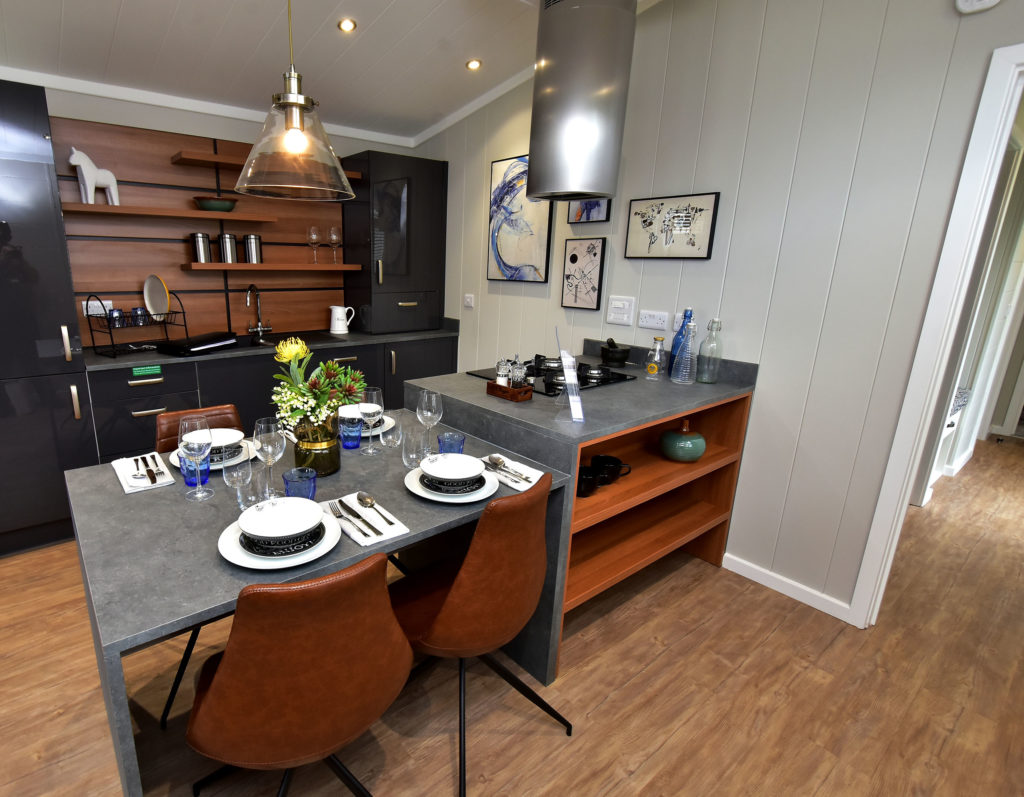 2019 Tingdene Savannah dining area