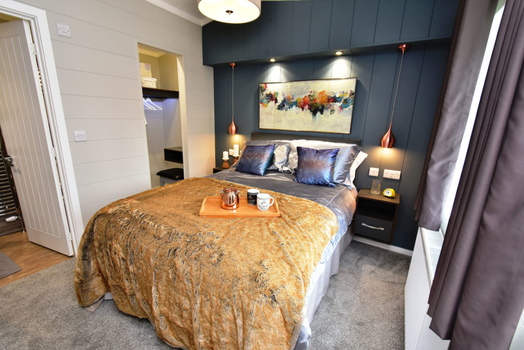 2019 Tingdene Savannah master bedroom
