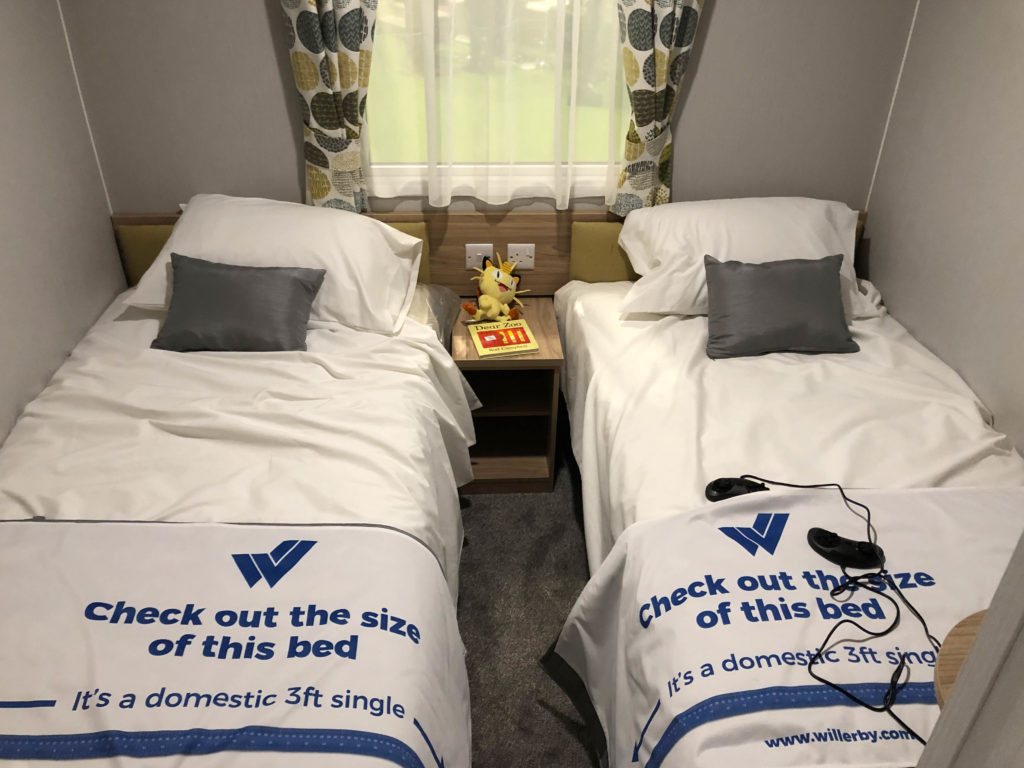 2019 Willerby Castleton static caravan twin bedroom