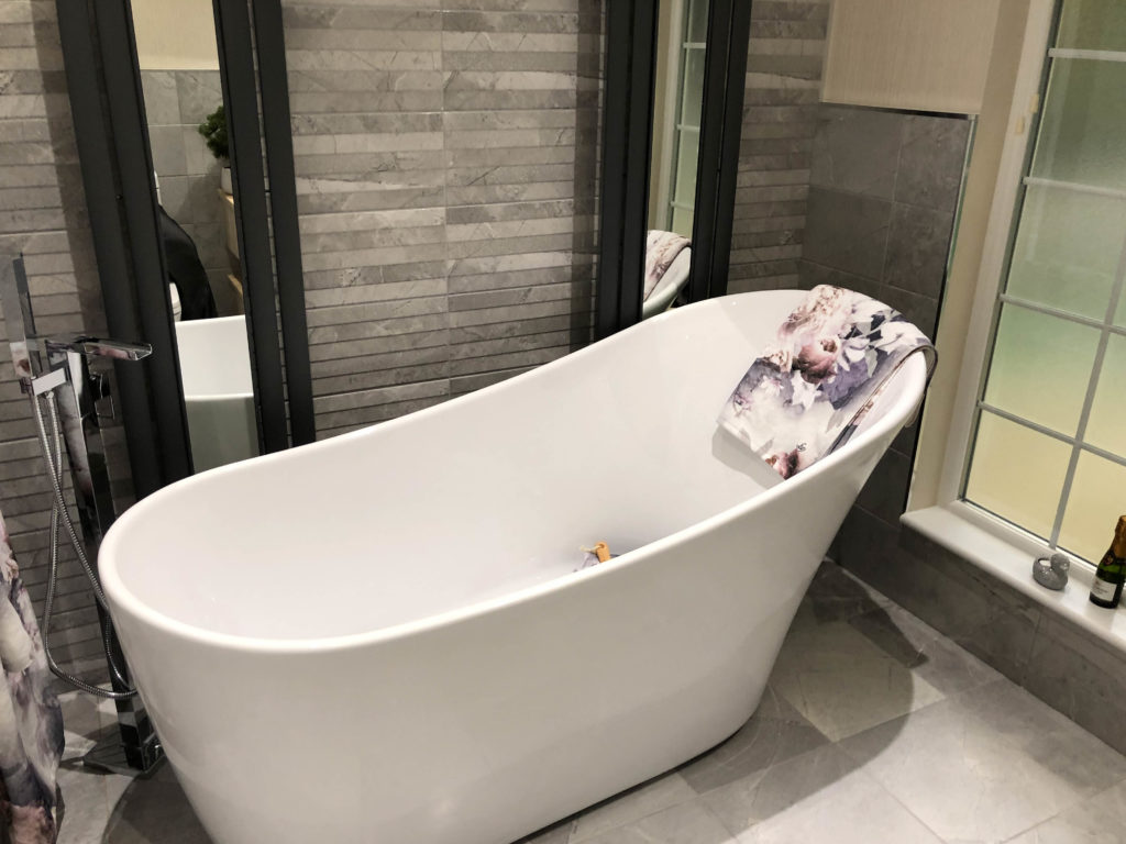 2019 Omar Heritage Park Home bathroom