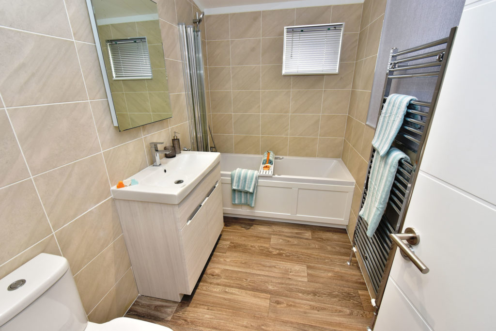 2019 Omar Alderney holiday lodge bathroom