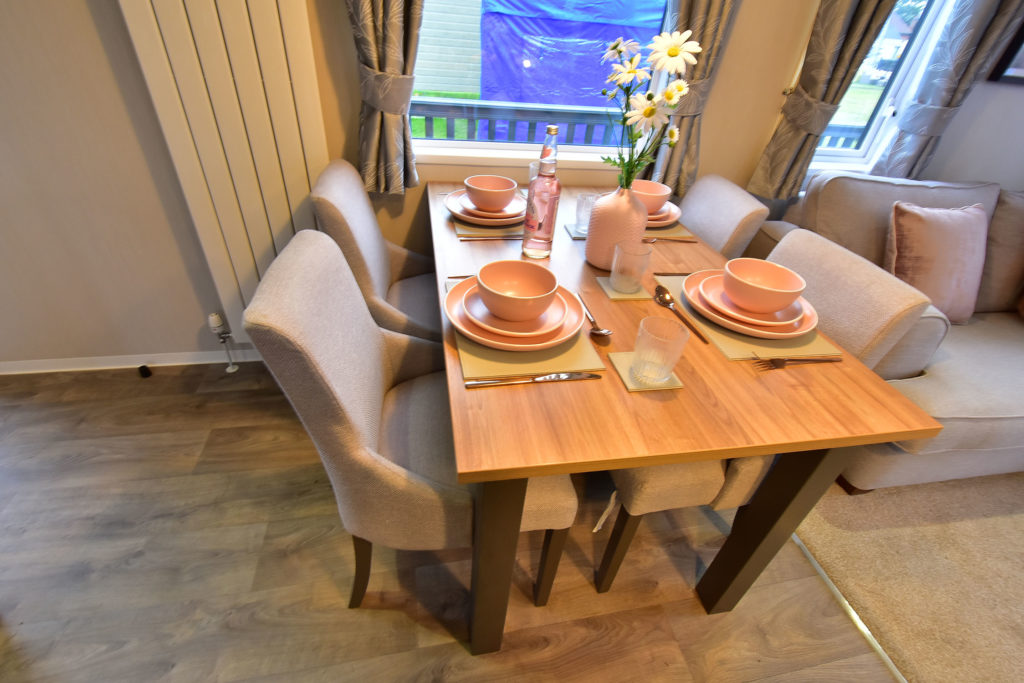 2019 Willerby Waverley dining area