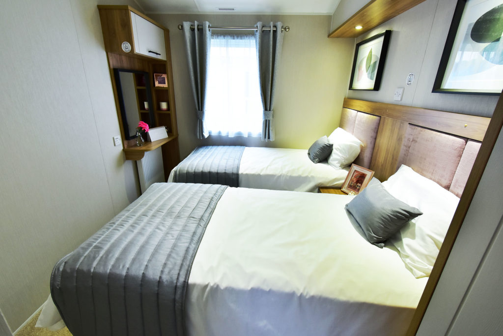 2019 Willerby Waverley lodge twin bedroom