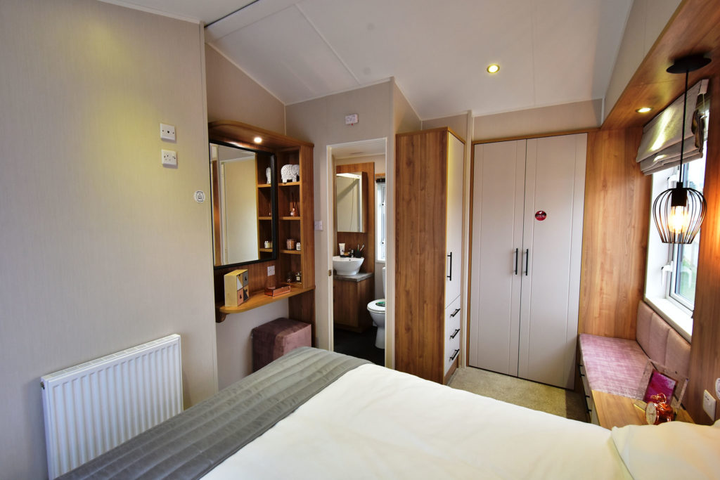 2019 Willerby Waverley lodge master bedroom