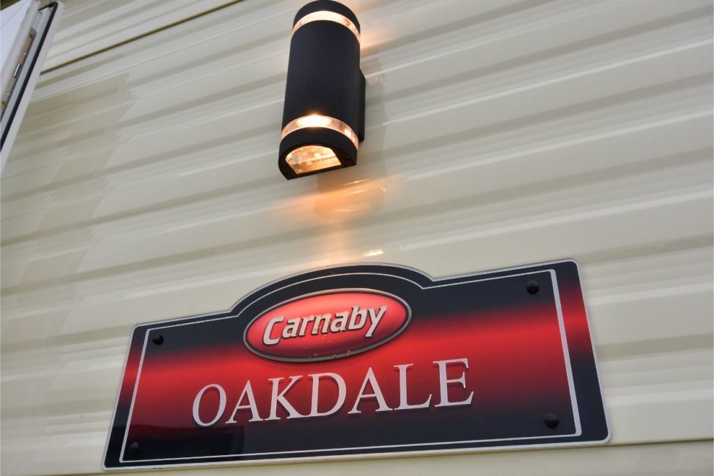 Carnaby Oakdale Badge