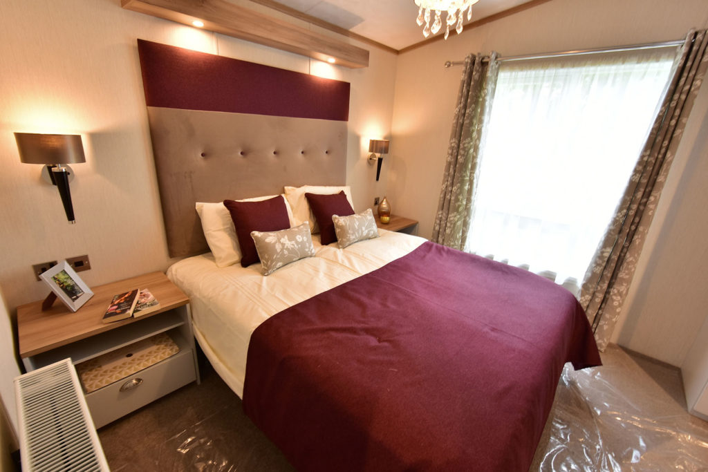 2020 Pemberton Abingdon Lodge master bedroom