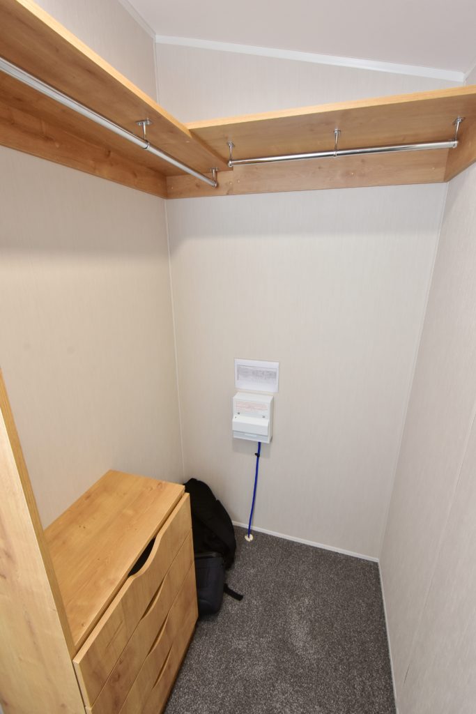 2020 Willerby Kelston static caravan walk-in wardrobe