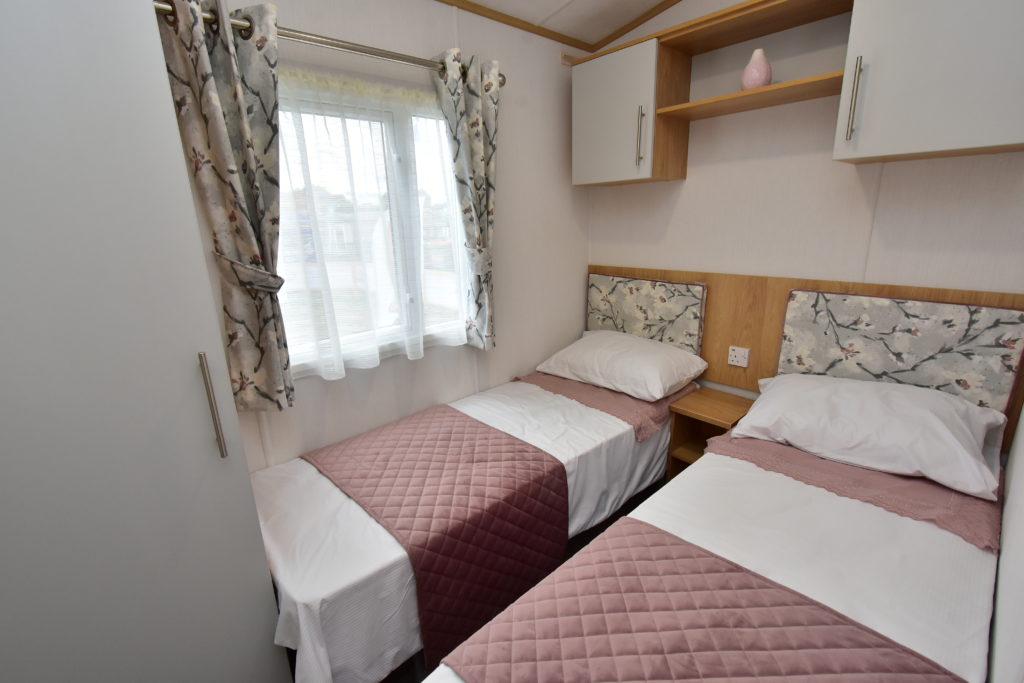 2020 Carnaby Silverdale twin bedroom
