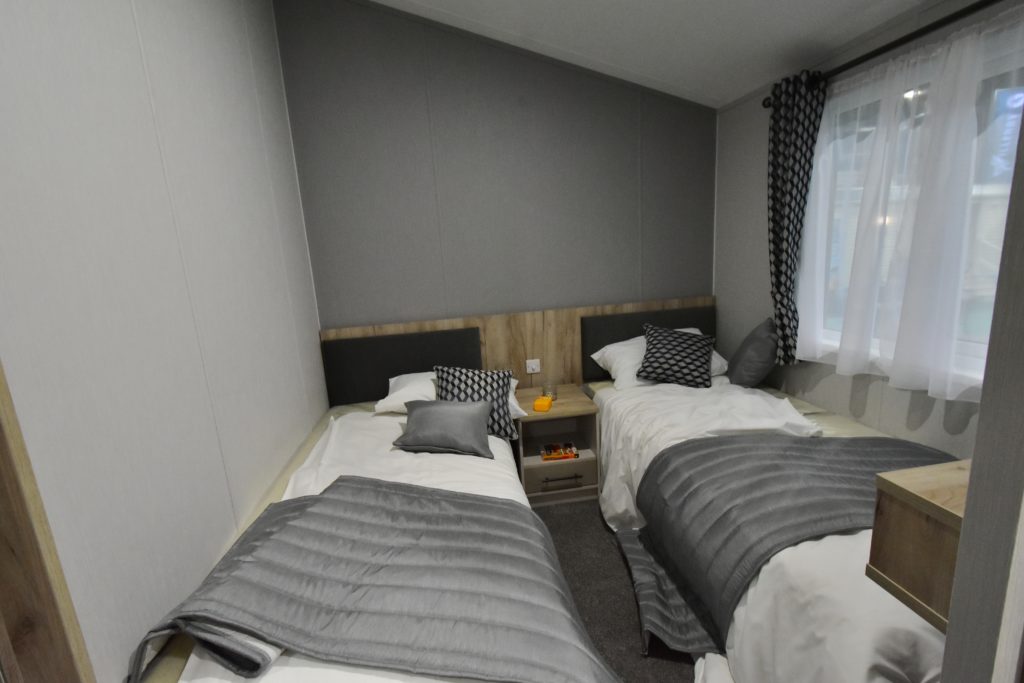 2021 Willerby Mapleton twin bedroom