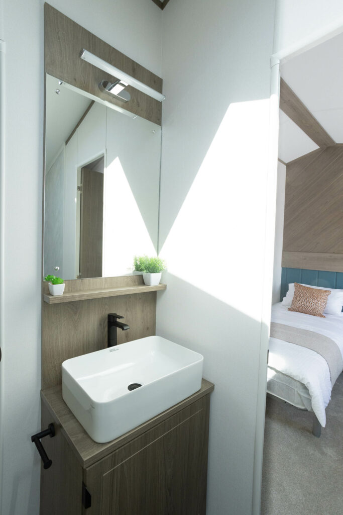 2025 Atlas Sherwood Lodge 9 ensuite to twin bedroom