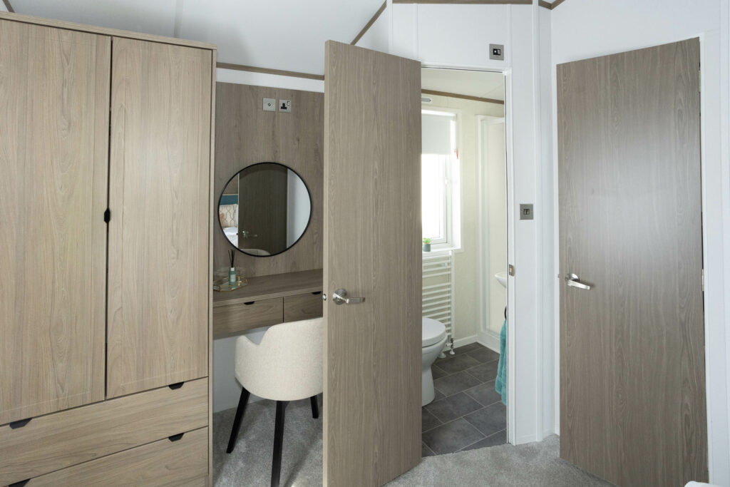 2025 Atlas Sherwood Lodge 9 master bedroom ensuite