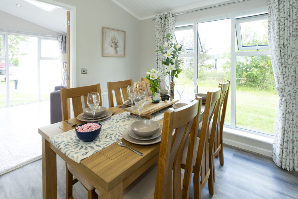 2025 Kingston Serenity park home dining table