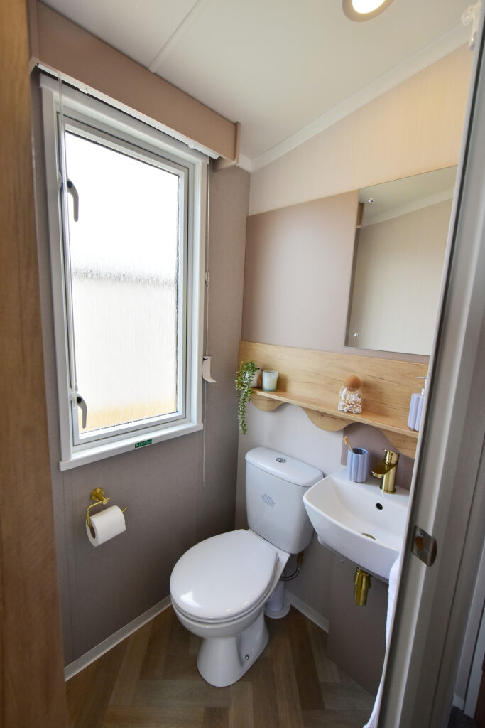 2026 Swift Burgundy static caravan ensuite