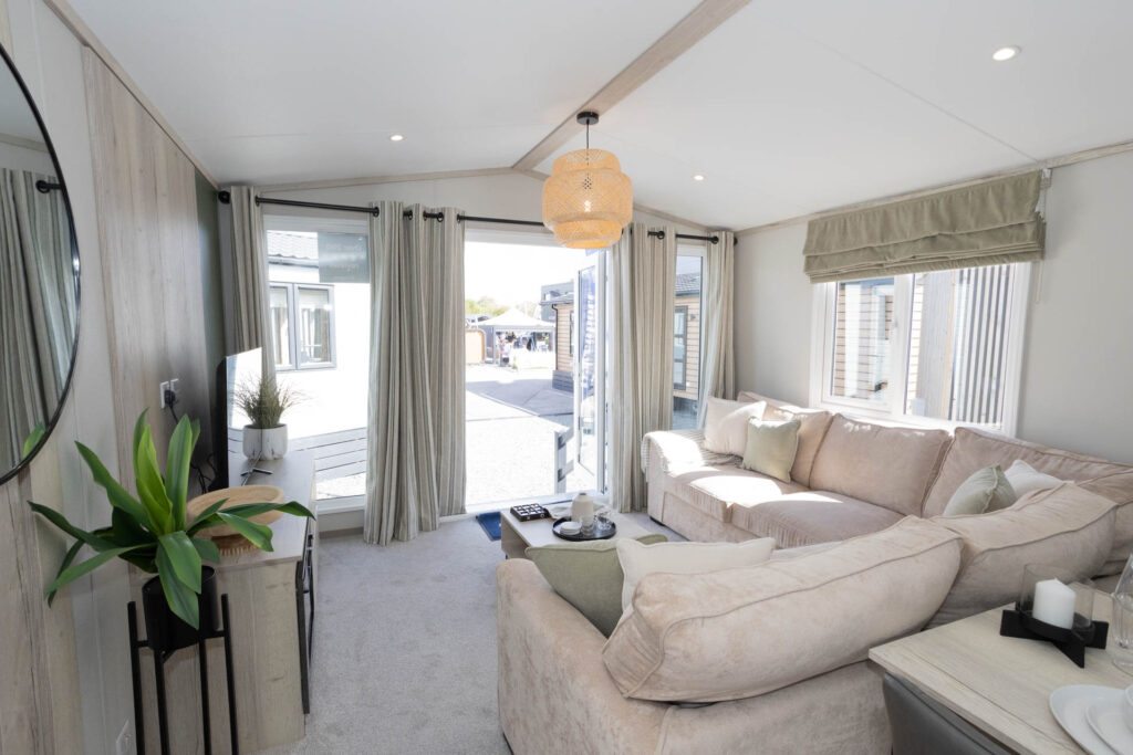 2026 Victory Ripley lounge