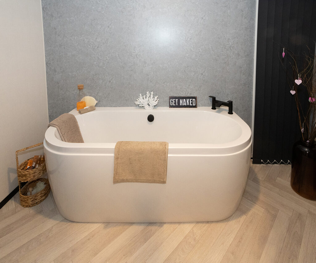2026 Regal Vista pod bath