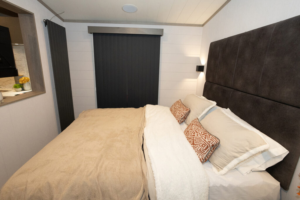 2026 Regal Vista pod bedroom