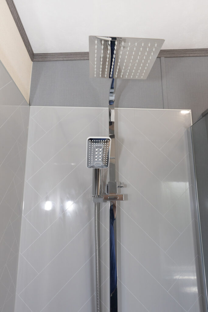 2026 Pemberton Glendale holiday lodge ensuite shower
