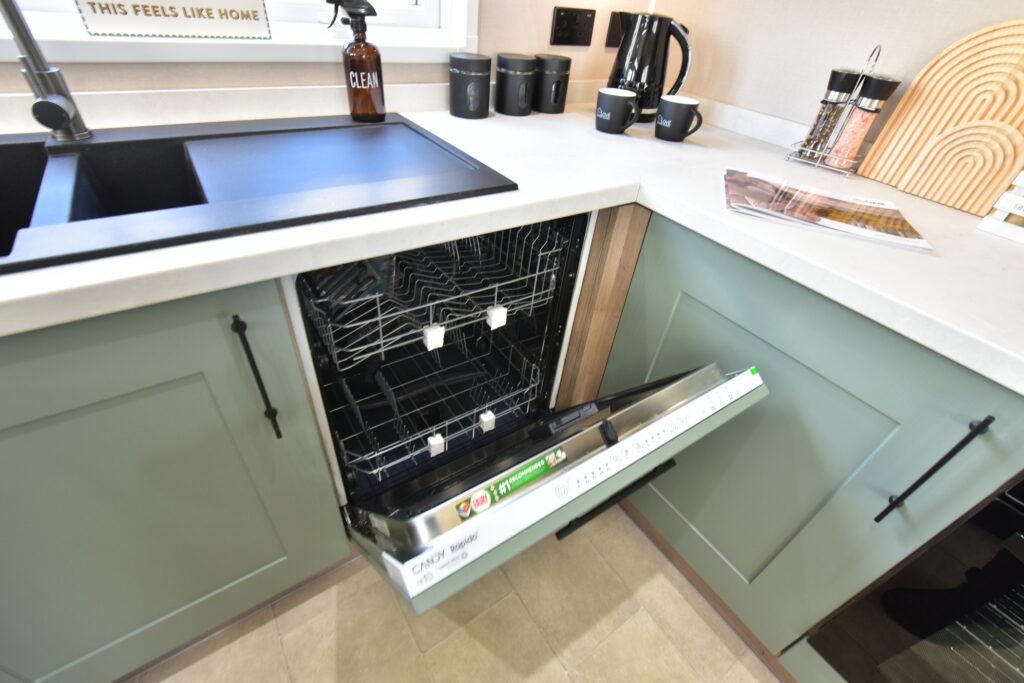 2026 Love Holiday Homes Hamlet Lodge kitchen
